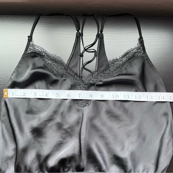 Victoria’s Secret Black Lace Trim Silky Sleepwear Romper Size Medium - Picture 8 of 13